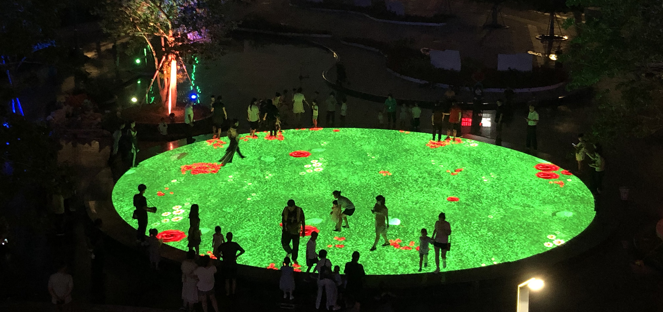 https://www.xygledscreen.com/led-floor-display/